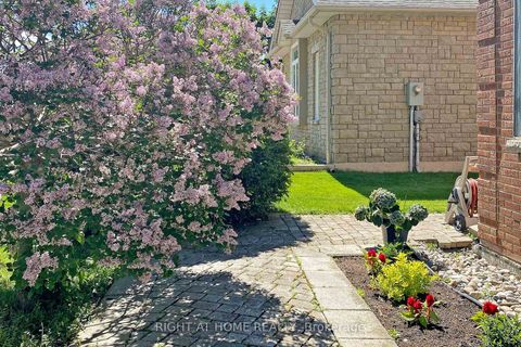 Photo 2 at 350 Sunset Beach Road, Oak Ridges Lake Wilcox, Richmond Hill