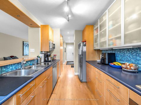 Photo 10 at 246 Donlea Drive, Leaside, Toronto