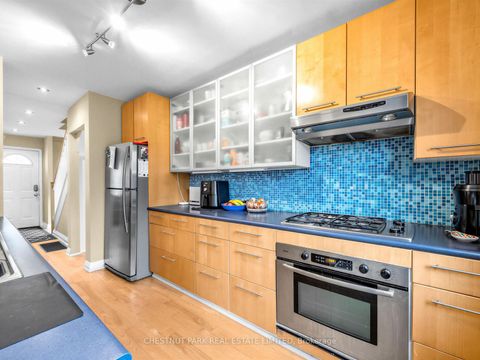 Photo 11 at 246 Donlea Drive, Leaside, Toronto