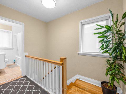 Photo 14 at 246 Donlea Drive, Leaside, Toronto