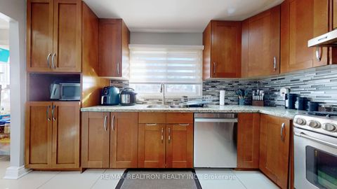 Photo 13 at 8 Windy Golfway, Flemingdon Park, Toronto