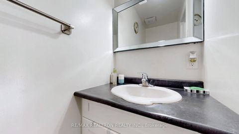 Photo 17 at 8 Windy Golfway, Flemingdon Park, Toronto