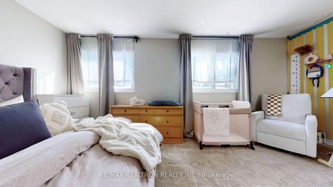 Photo 27 at 8 Windy Golfway, Flemingdon Park, Toronto