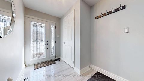 Photo 31 at 8 Windy Golfway, Flemingdon Park, Toronto