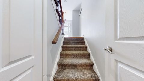 Photo 32 at 8 Windy Golfway, Flemingdon Park, Toronto