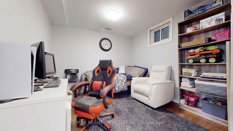 Photo 34 at 8 Windy Golfway, Flemingdon Park, Toronto