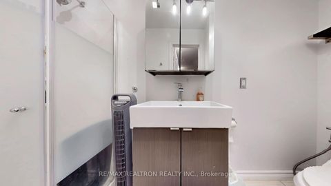 Photo 36 at 8 Windy Golfway, Flemingdon Park, Toronto