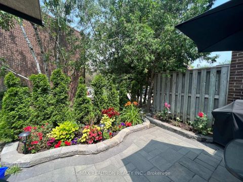 Photo 39 at 8 Windy Golfway, Flemingdon Park, Toronto