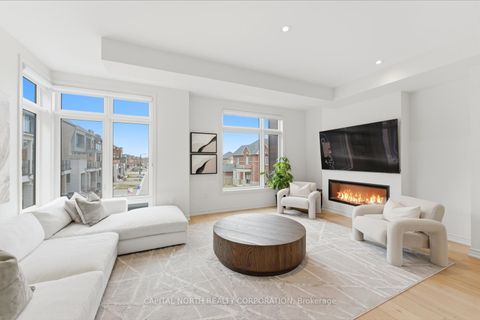 Photo 15 at 32 Holyrood Crescent, Kleinburg, Vaughan