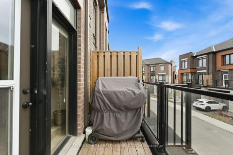 Photo 24 at 32 Holyrood Crescent, Kleinburg, Vaughan