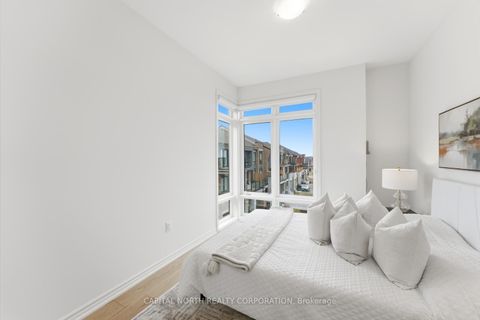 Photo 33 at 32 Holyrood Crescent, Kleinburg, Vaughan