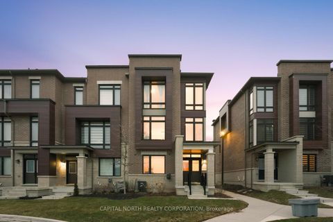 Photo 44 at 32 Holyrood Crescent, Kleinburg, Vaughan