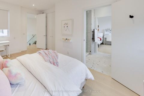 Photo 27 at 976 Glencairn Avenue, Glen Park, Toronto