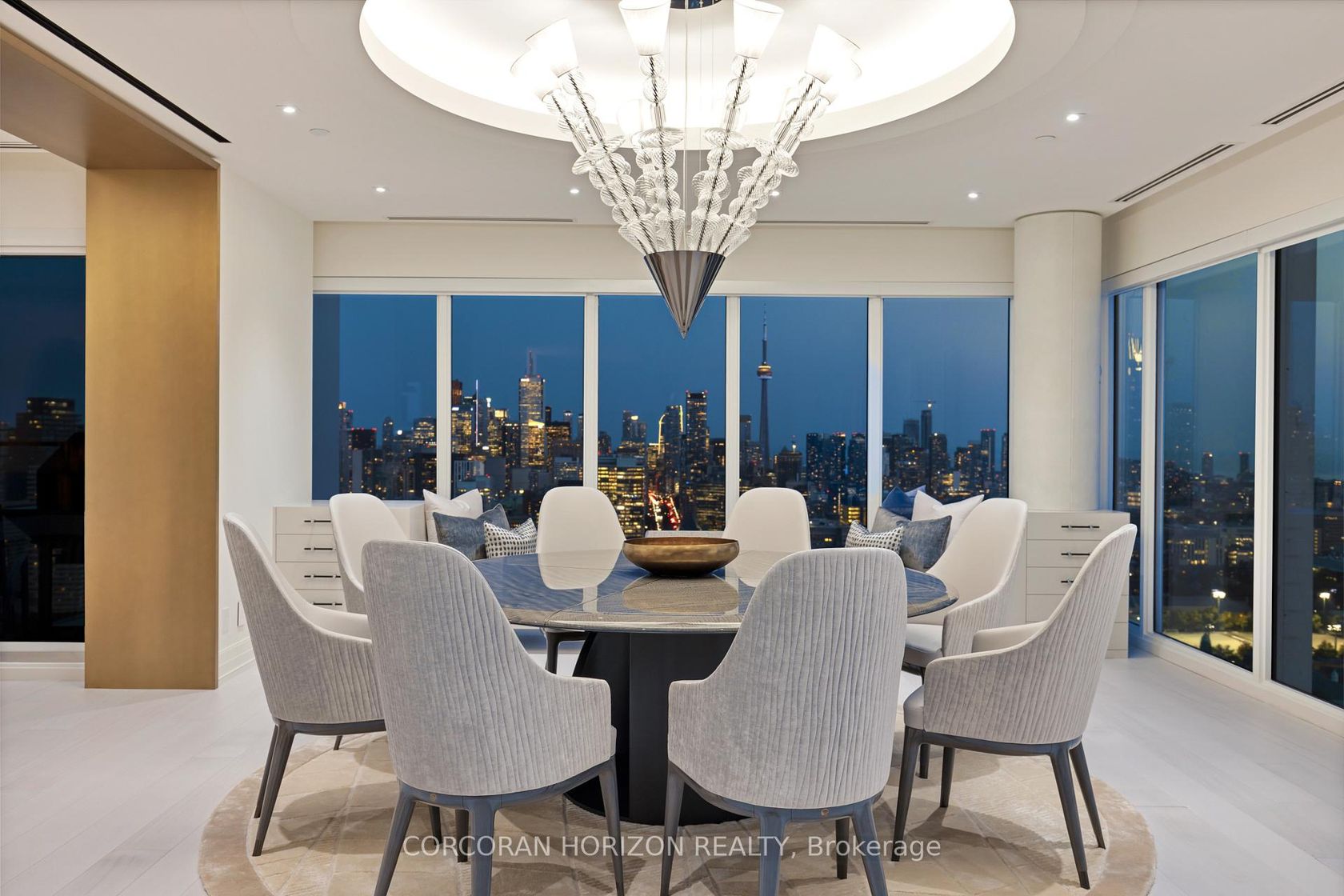 3802 - 200 Cumberland Street, Annex, Toronto photo number 2