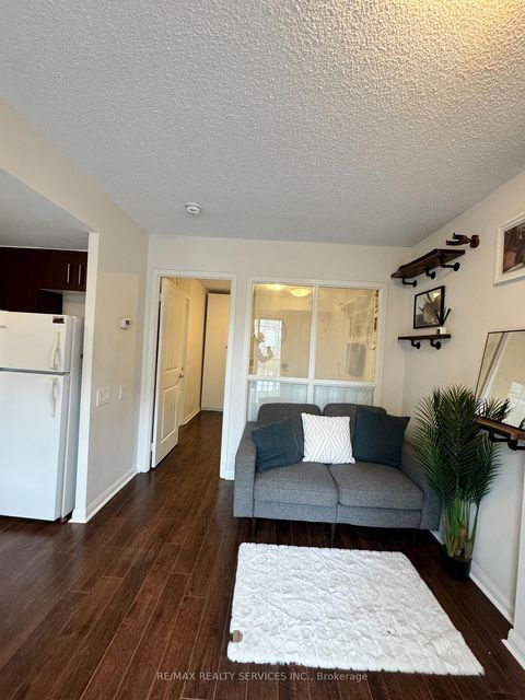 Photo 4 at 94 - 9 Windermere Avenue, Swansea, Toronto