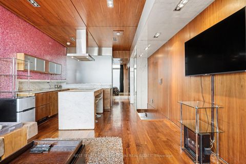 Photo 2 at 519 - 388 Richmond Street W, Waterfront Communities C1, Toronto