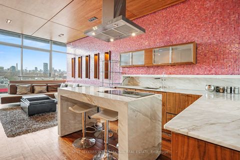 Photo 4 at 519 - 388 Richmond Street W, Waterfront Communities C1, Toronto