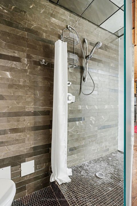 Photo 5 at 519 - 388 Richmond Street W, Waterfront Communities C1, Toronto