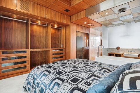 Photo 12 at 519 - 388 Richmond Street W, Waterfront Communities C1, Toronto