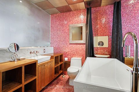 Photo 13 at 519 - 388 Richmond Street W, Waterfront Communities C1, Toronto