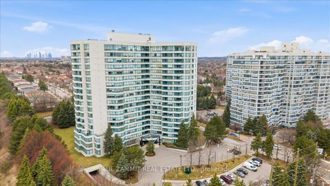 Photo 1 at 911 - 7250 Yonge Street, Yorkhill, Vaughan