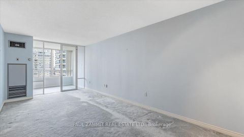 Photo 11 at 911 - 7250 Yonge Street, Yorkhill, Vaughan