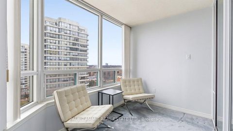 Photo 12 at 911 - 7250 Yonge Street, Yorkhill, Vaughan