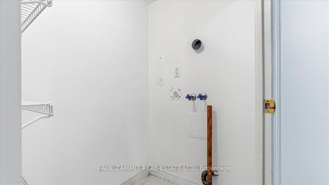 Photo 18 at 911 - 7250 Yonge Street, Yorkhill, Vaughan