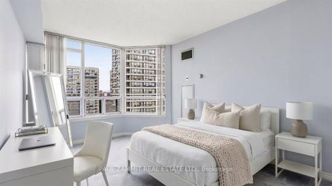 Photo 19 at 911 - 7250 Yonge Street, Yorkhill, Vaughan