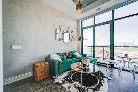 Photo 1 at 1311 - 608 Richmond Street W, Waterfront Communities C1, Toronto