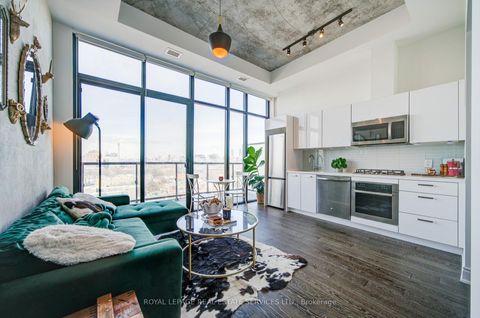 Photo 4 at 1311 - 608 Richmond Street W, Waterfront Communities C1, Toronto