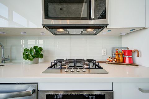 Photo 8 at 1311 - 608 Richmond Street W, Waterfront Communities C1, Toronto