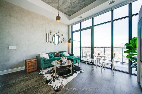 Photo 10 at 1311 - 608 Richmond Street W, Waterfront Communities C1, Toronto