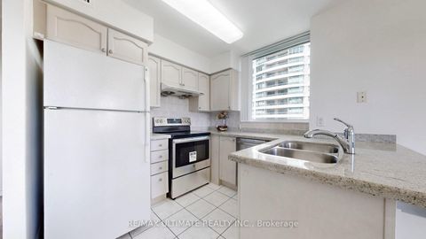 Photo 13 at 905 - 18 Spring Garden Avenue, Willowdale East, Toronto