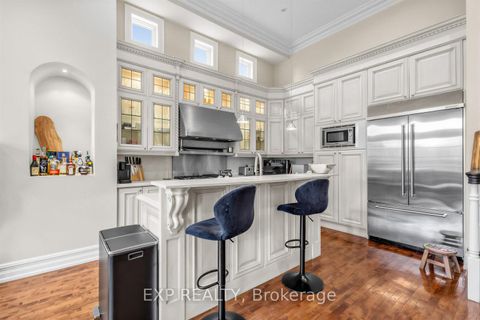 Photo 11 at 241 Poplar Plains Street, Casa Loma, Toronto