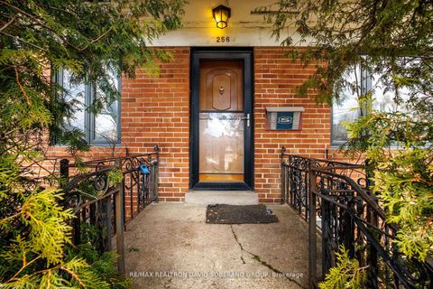 Photo 2 at 256 Codsell Avenue, Bathurst Manor, Toronto