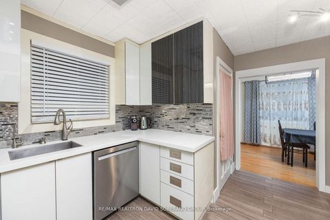 Photo 10 at 256 Codsell Avenue, Bathurst Manor, Toronto