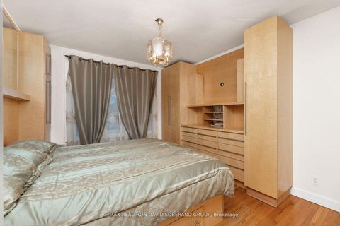 Photo 14 at 256 Codsell Avenue, Bathurst Manor, Toronto