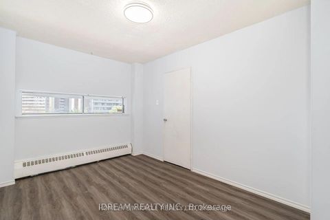 Photo 9 at 517 - 4673 Jane Street, Black Creek, Toronto