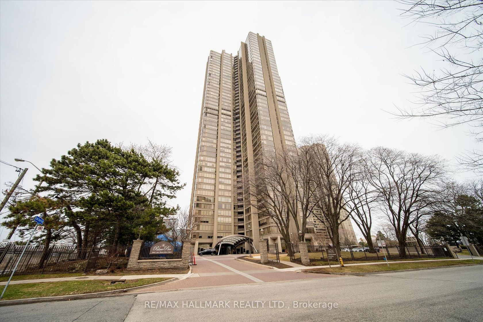 1905 - 2045 Lakeshore Boulevard W, Mimico, Toronto photo number 2