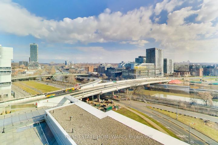 Photo 8 at 1011 - 170 Bayview Avenue, Moss Park, Toronto