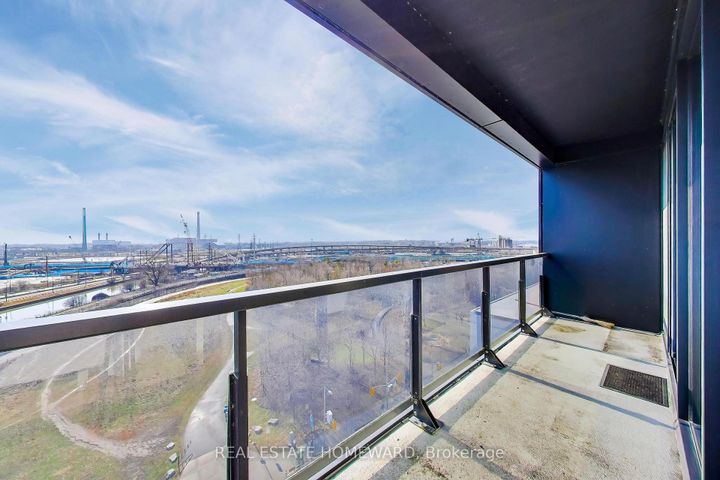 Photo 14 at 1011 - 170 Bayview Avenue, Moss Park, Toronto