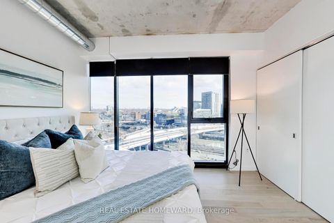 Photo 6 at 1011 - 170 Bayview Avenue, Moss Park, Toronto