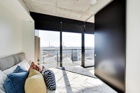 Photo 12 at 1011 - 170 Bayview Avenue, Moss Park, Toronto