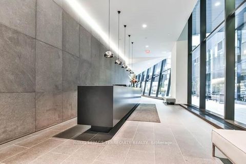 Photo 1 at 215 - 629 King Street W, Waterfront Communities C1, Toronto