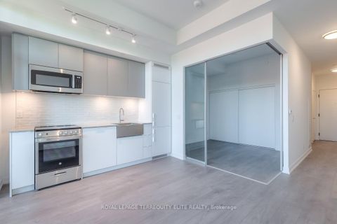 Photo 5 at 425 - 270 Dufferin Street, South Parkdale, Toronto