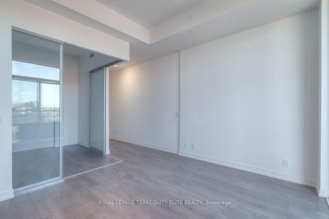 Photo 11 at 425 - 270 Dufferin Street, South Parkdale, Toronto