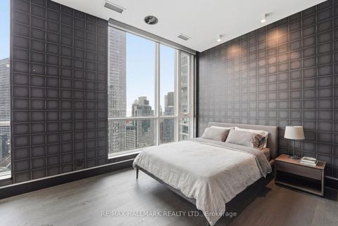 Photo 11 at PH101 - 199 Richmond Street W, Waterfront Communities C1, Toronto