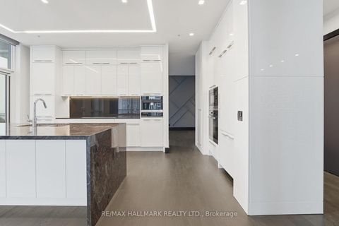 Photo 13 at PH101 - 199 Richmond Street W, Waterfront Communities C1, Toronto