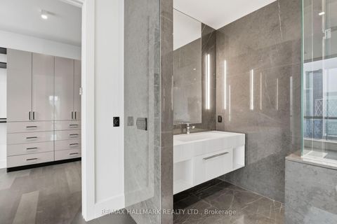 Photo 21 at PH101 - 199 Richmond Street W, Waterfront Communities C1, Toronto